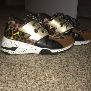 Leopard tennis shoes boutique 8.5